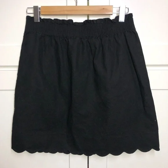 J Crew black linen blend scalloped hem fully lined mini skirt. Size 4 - Picture 2 of 9